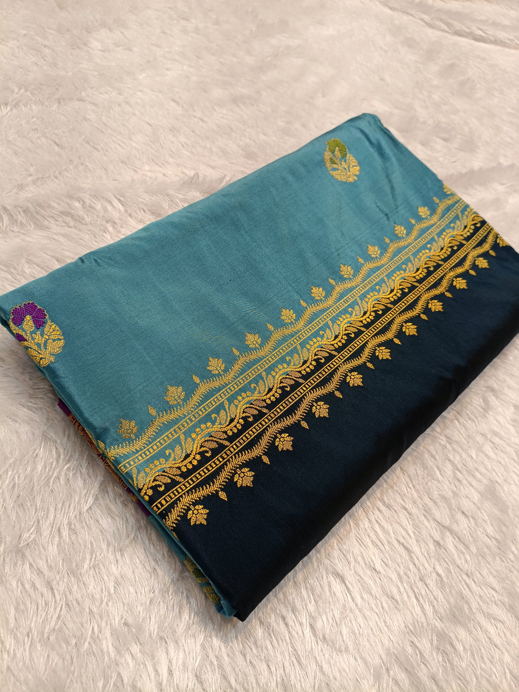 Dual Blue Shade High Percentage Zari Weaving Handwoven Kataan Silk Saree