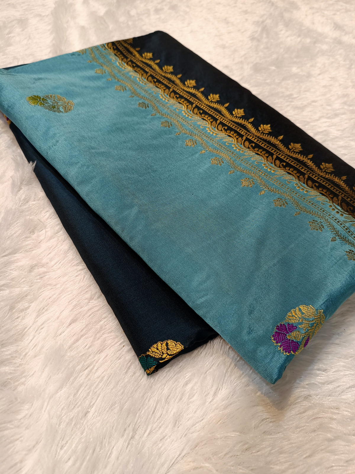 Dual Blue Shade High Percentage Zari Weaving Handwoven Kataan Silk Saree