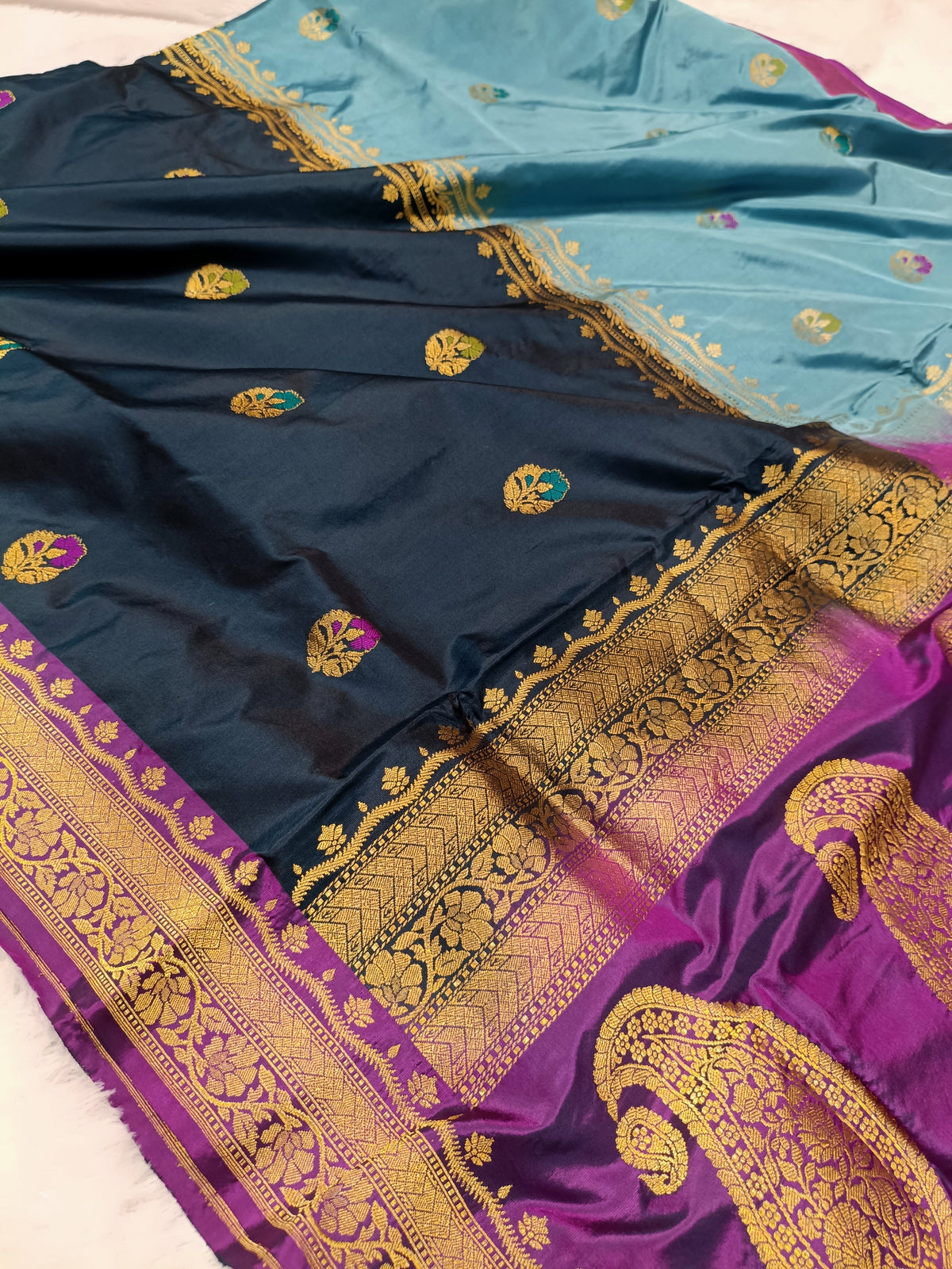 Dual Blue Shade High Percentage Zari Weaving Handwoven Kataan Silk Saree