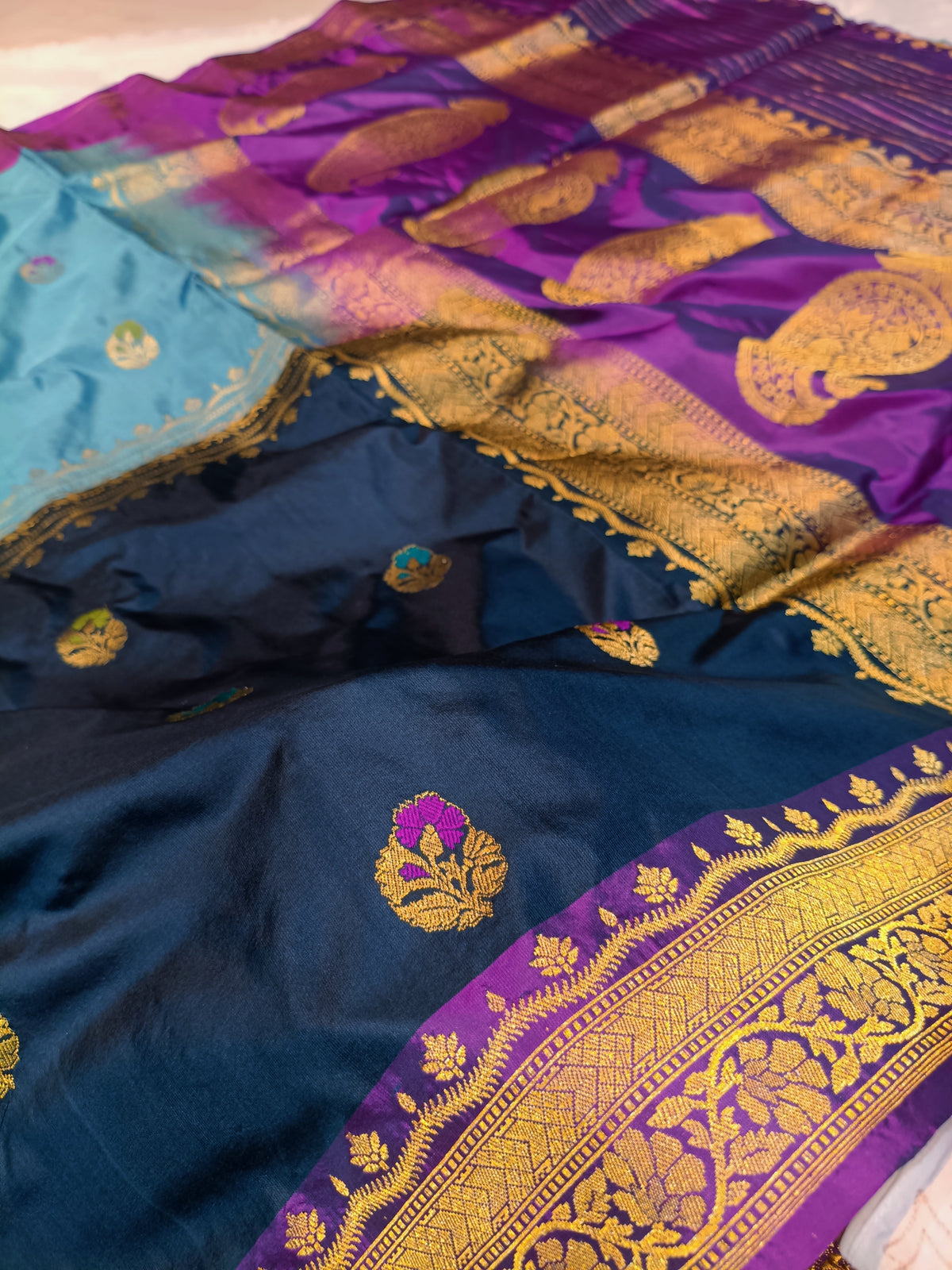Dual Blue Shade High Percentage Zari Weaving Handwoven Kataan Silk Saree