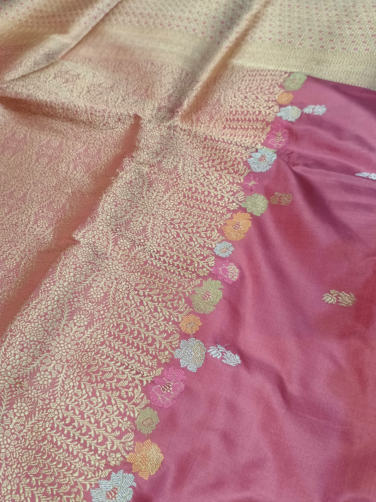Mauve Shade High Percentage Zari Weaving Handwoven Kataan Silk Saree