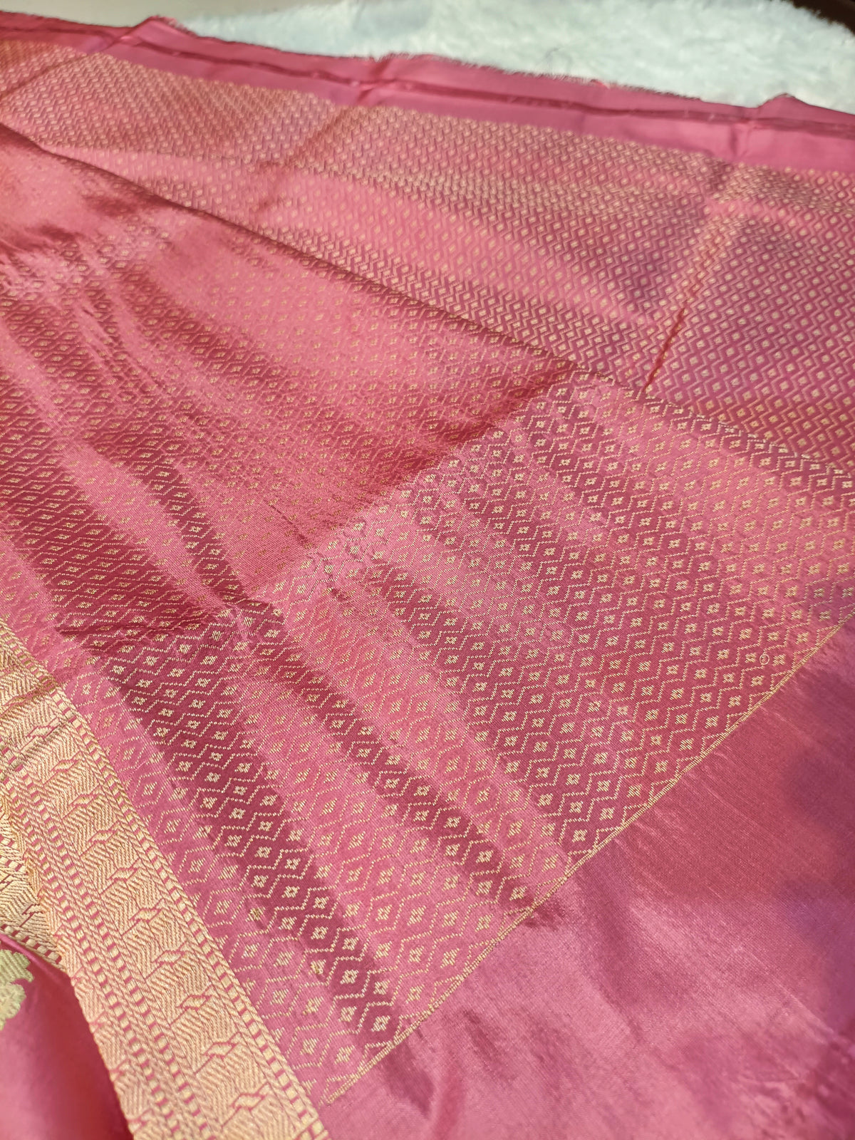 Mauve Shade High Percentage Zari Weaving Handwoven Kataan Silk Saree