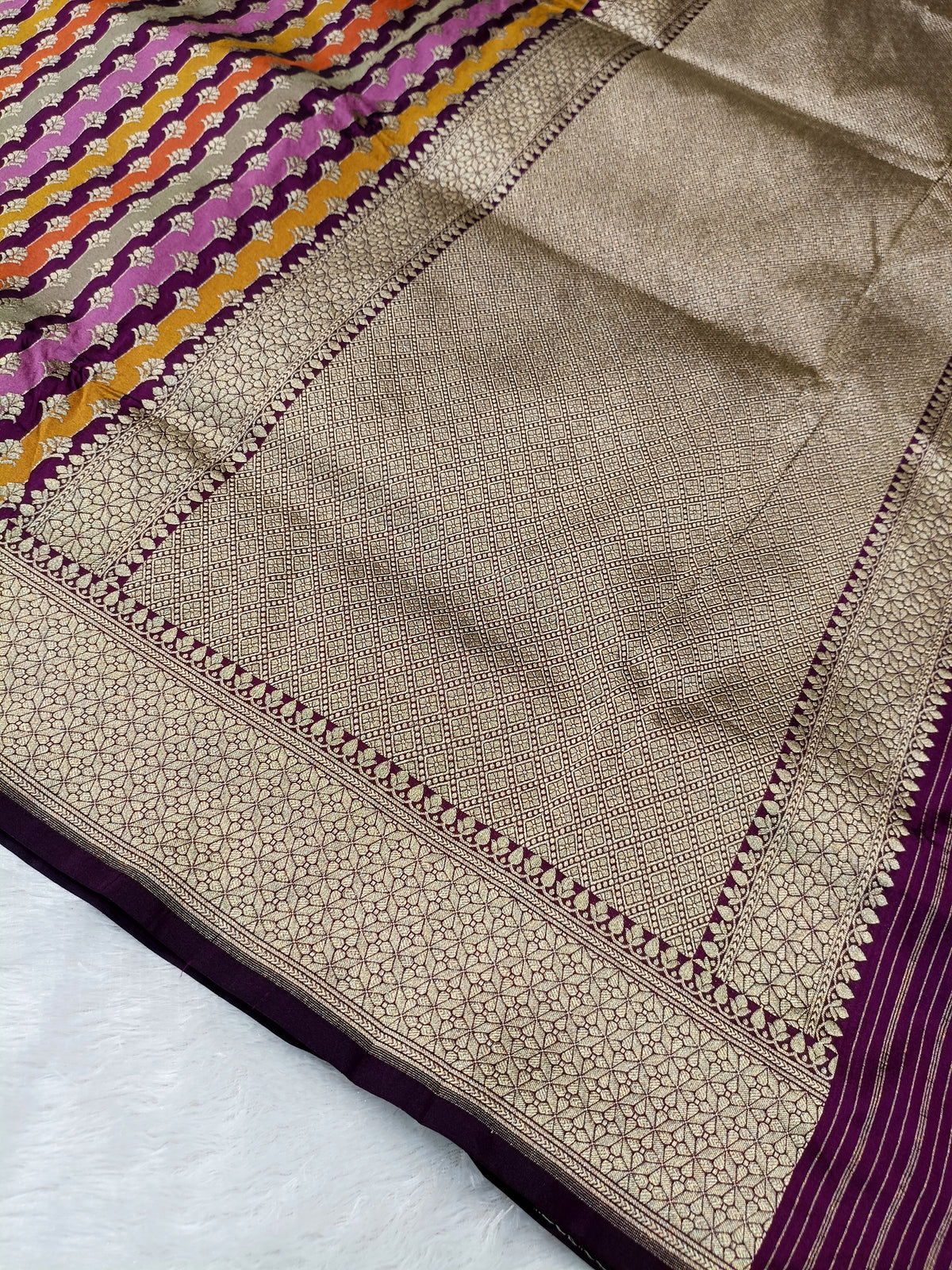 Deep Purple Shade Handwoven Kataan Silk Rangkaat Banarasi