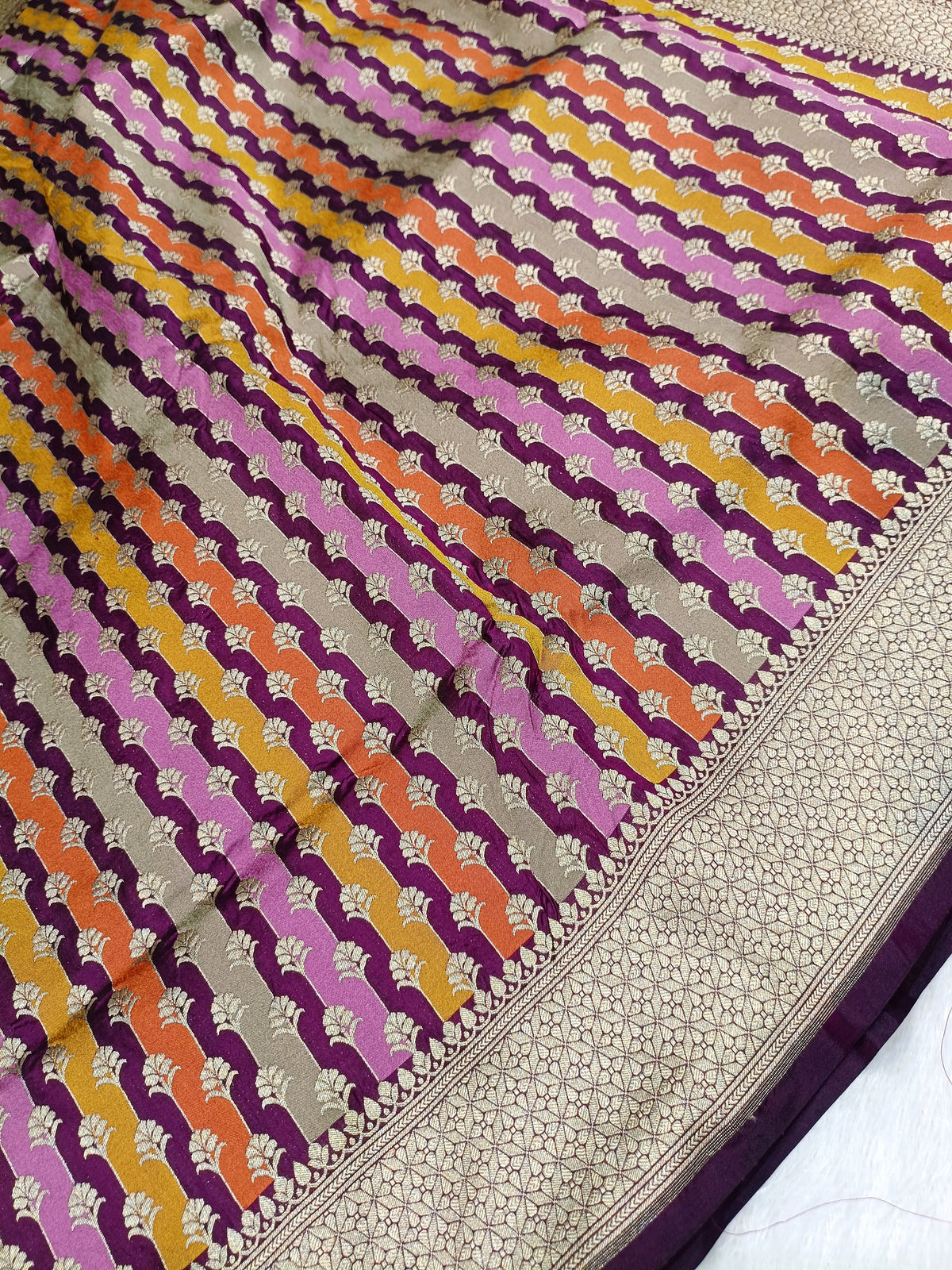 Deep Purple Shade Handwoven Kataan Silk Rangkaat Banarasi