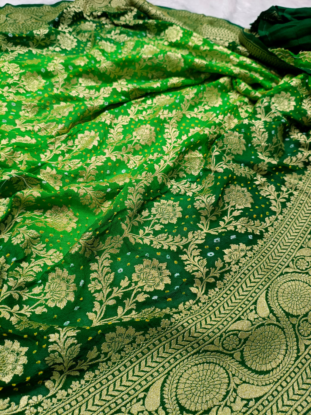 Green Shade Handwoven Khaddi Chiffon Rai Dana Bandhani Dupatta