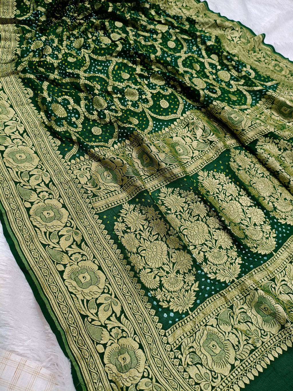 Forest Green Shade Handwoven Khaddi Chiffon Rai Dana Bandhani Dupatta