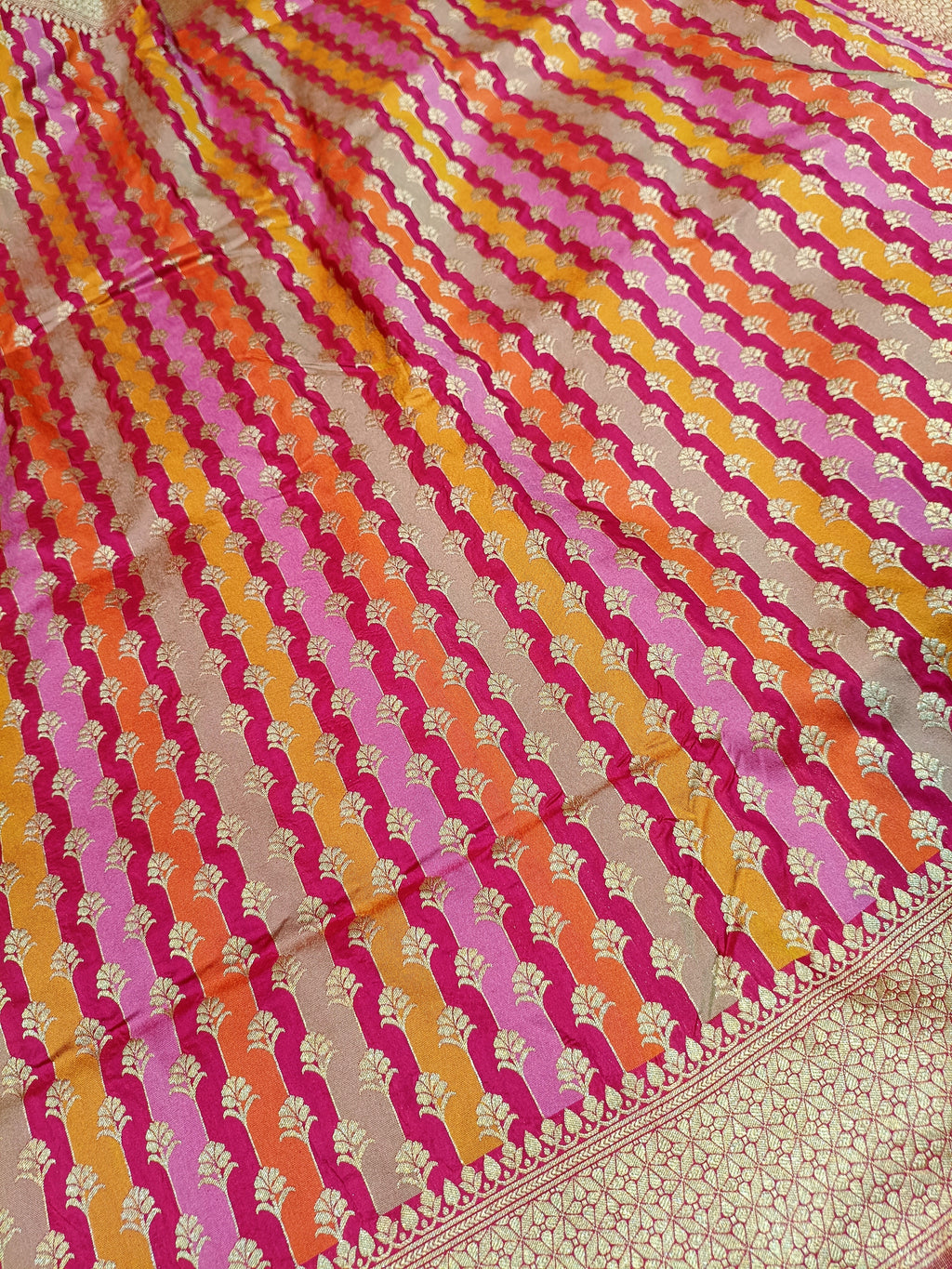 Bridal Rani Pink Shade Handwoven Kataan Silk Rangkaat Banarasi