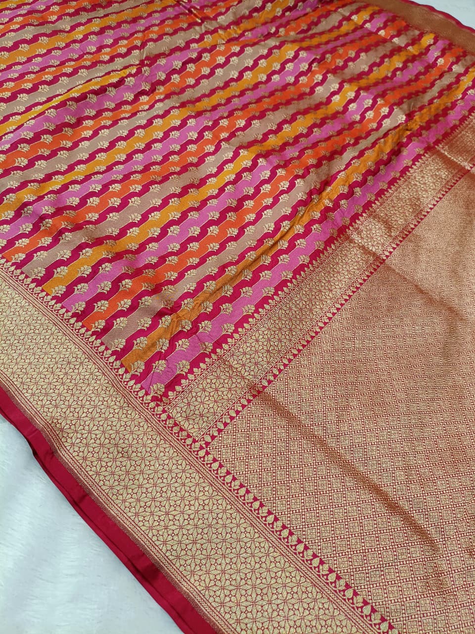 Bridal Rani Pink Shade Handwoven Kataan Silk Rangkaat Banarasi