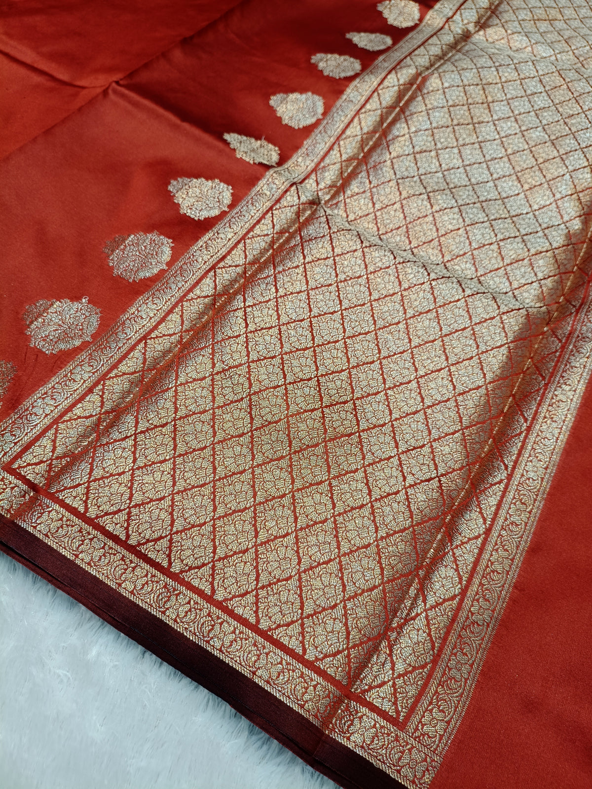 Wine Red Shade Paper Silk Border & Anchal Banarasi