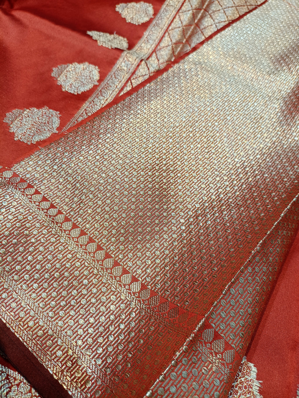 Wine Red Shade Paper Silk Border & Anchal Banarasi