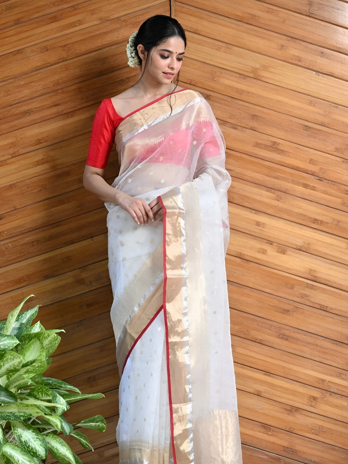Traditional Off-White Red Shade Handwoven Water Zari Reshmi Kora Silk Saree