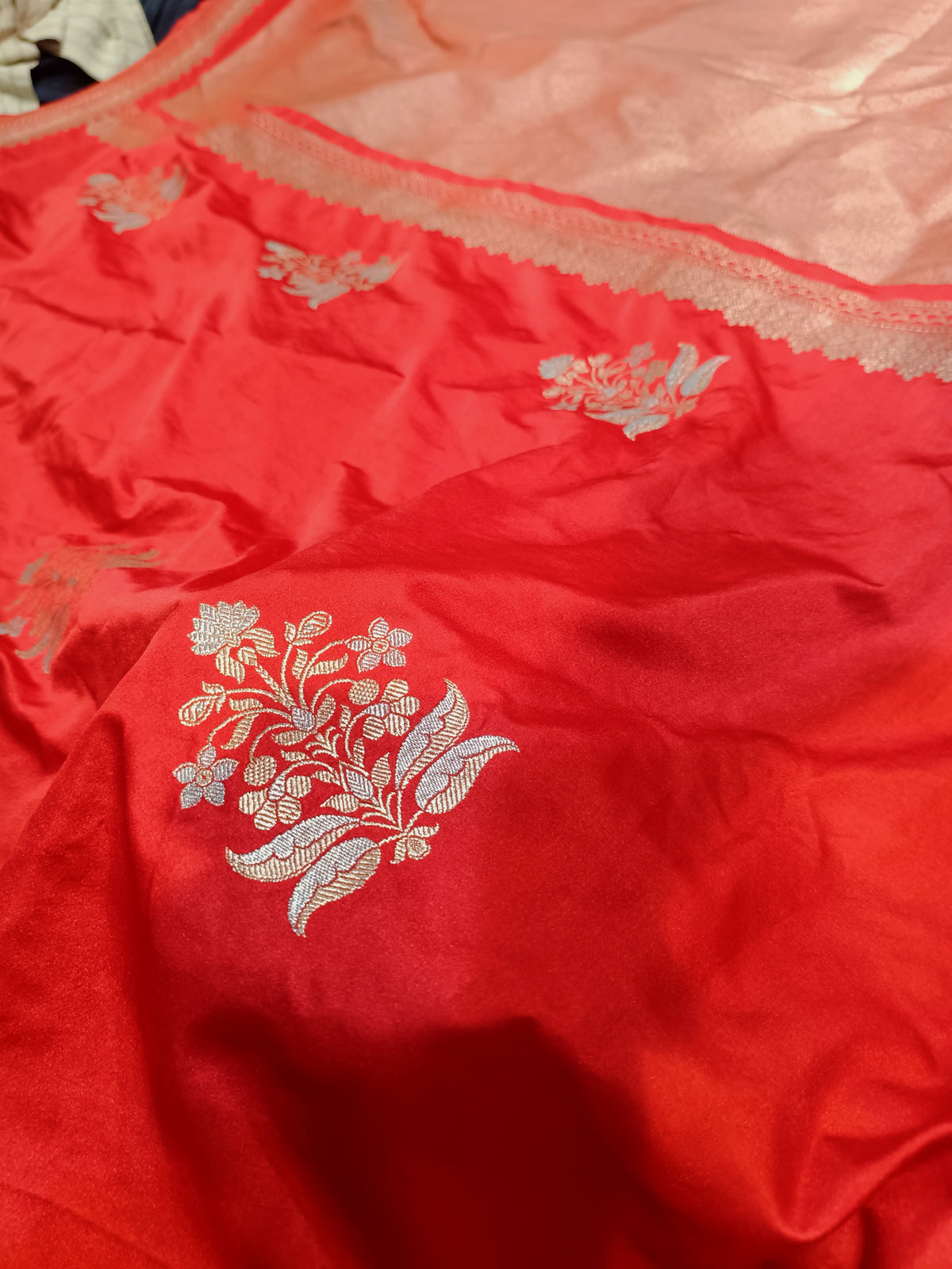 Bridal Red Shade Handwoven Kataan Mashru Silk Saree