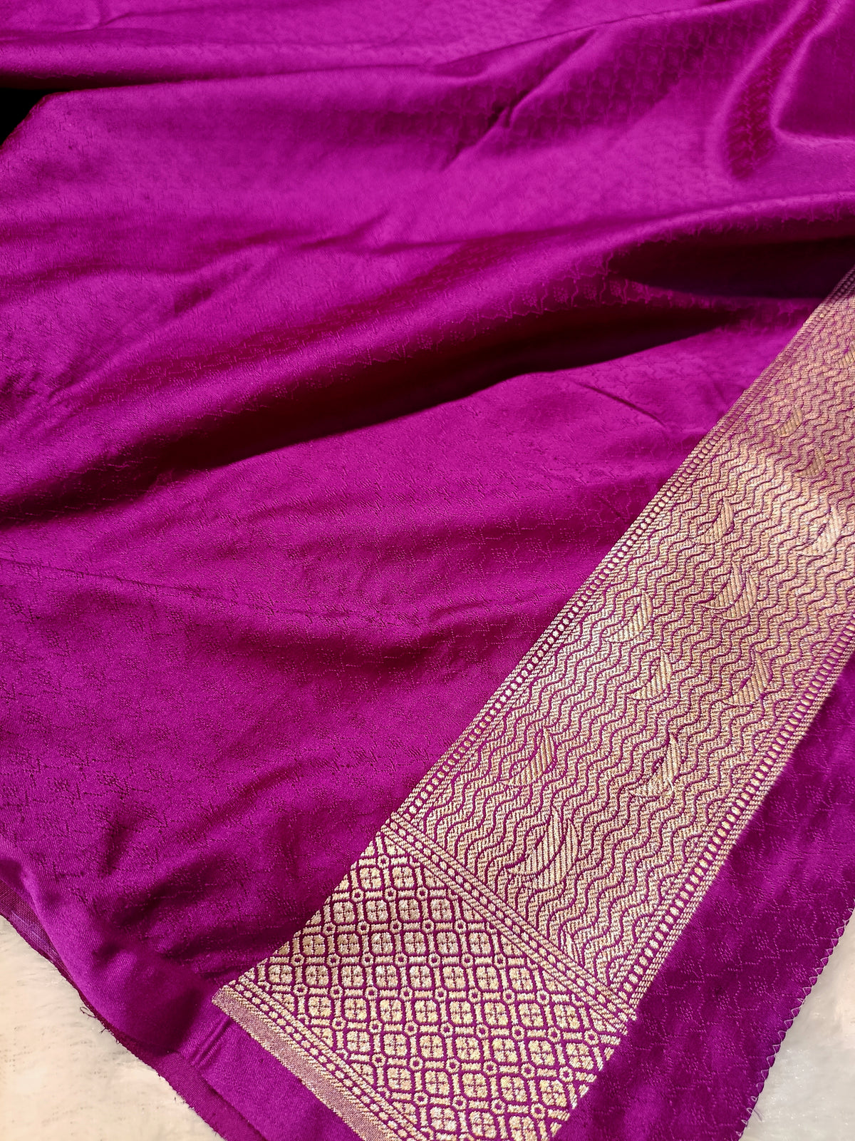 Deep Purple Shade Handwoven Kataan Mashru Silk Saree