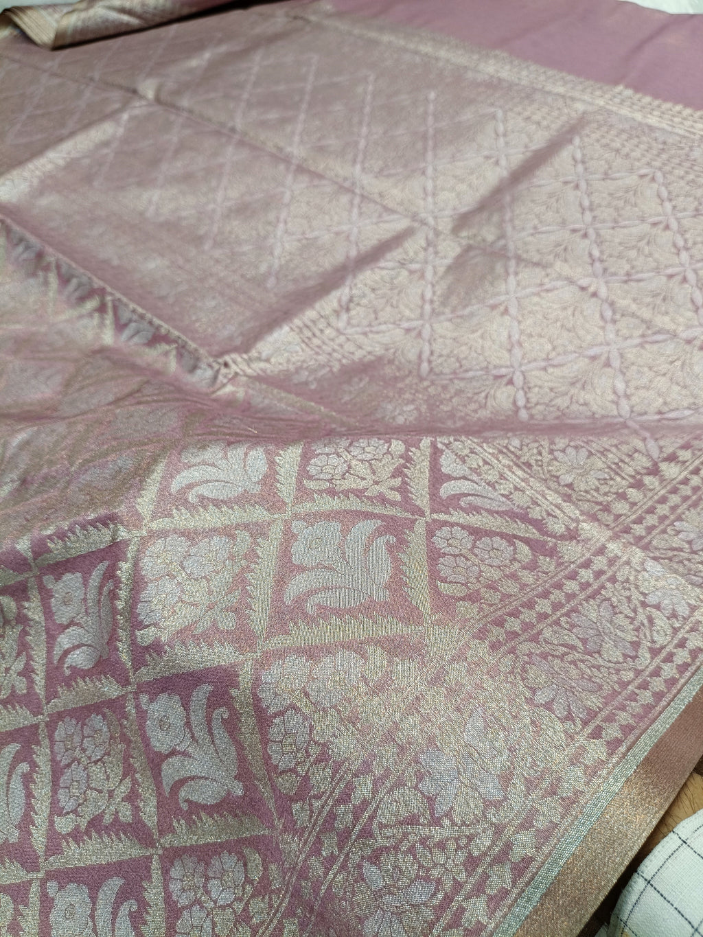 Soft Mauve Shade Handwoven Kataan Ektara Muslin Tissue Jamdani