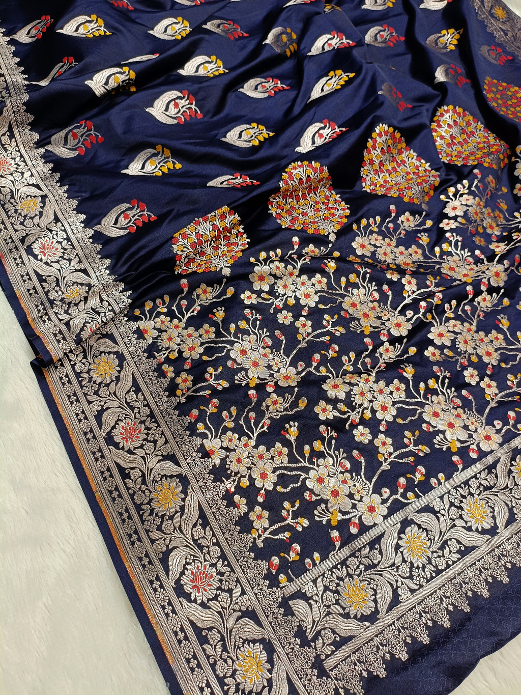 Navy Blue Shade Handwoven Tilfi Kataan Mashru Silk Saree