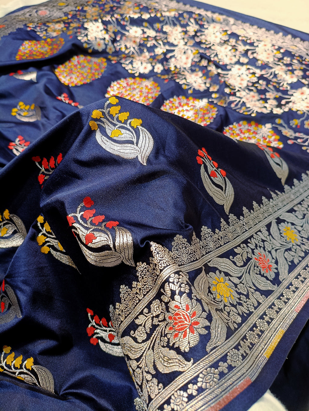Navy Blue Shade Handwoven Tilfi Kataan Mashru Silk Saree