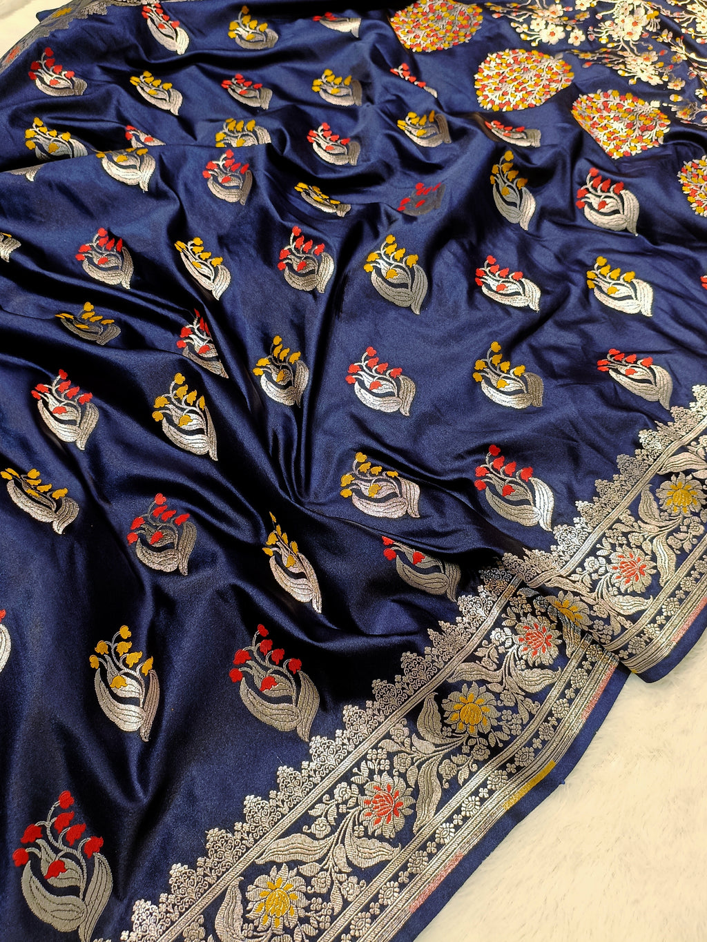 Navy Blue Shade Handwoven Tilfi Kataan Mashru Silk Saree