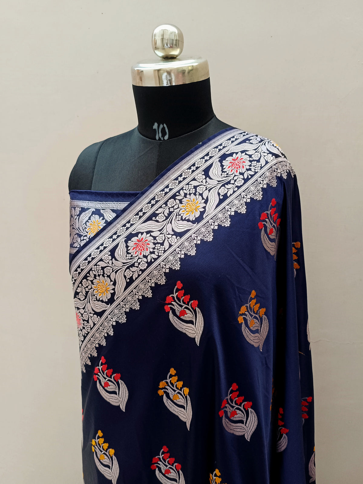 Navy Blue Shade Handwoven Tilfi Kataan Mashru Silk Saree