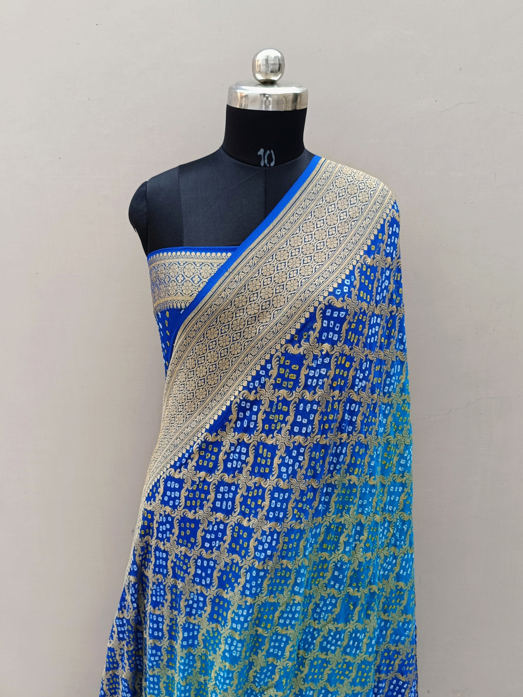 Dual Shade Royal Blue Handwoven Khaddi Chiffon Rai Dana Bandhani Saree