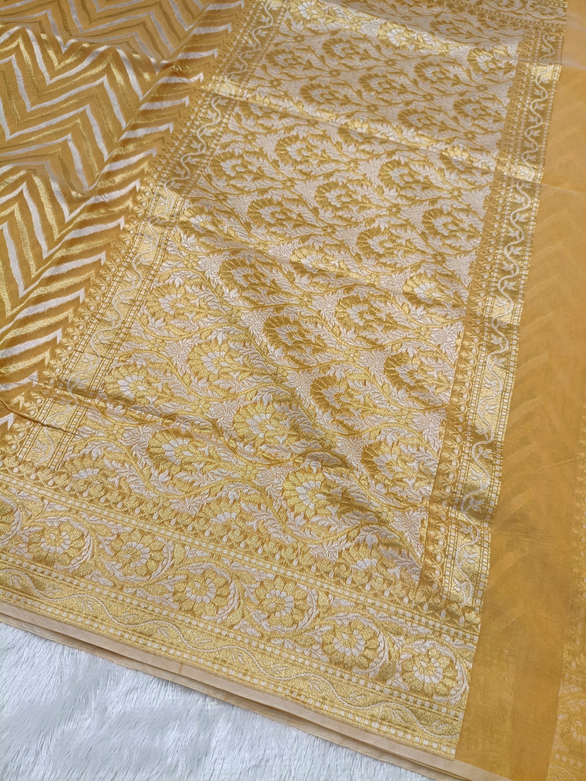 Mustard Yellow Shade Handwoven Kataan Ektara Muslin Jamdani