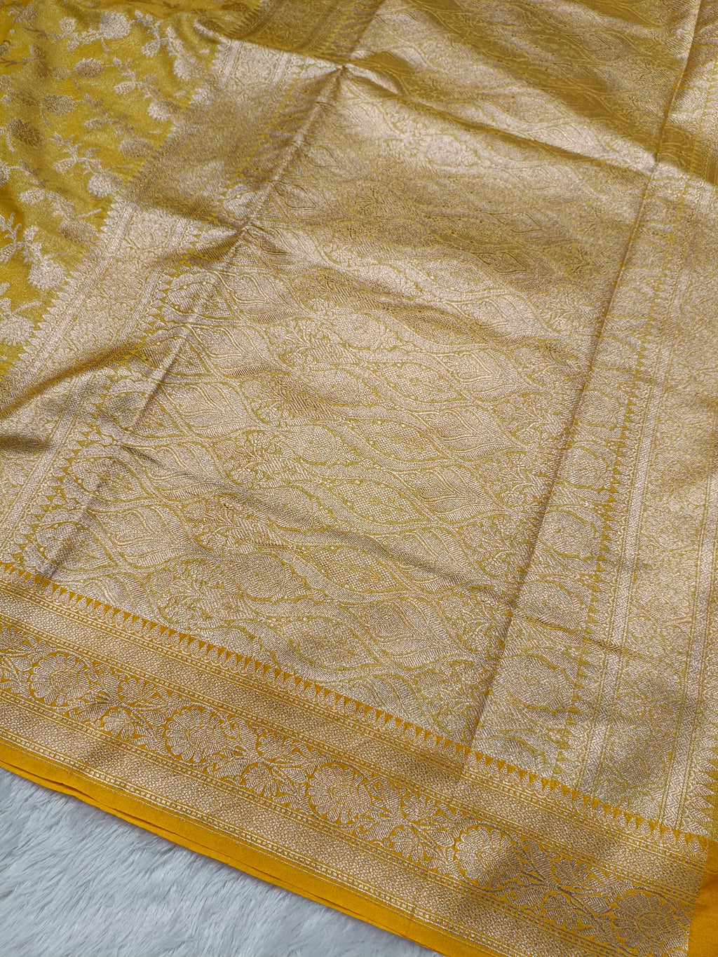 Molten Gold Handwoven Kataan Tissue Ektara Banarasi