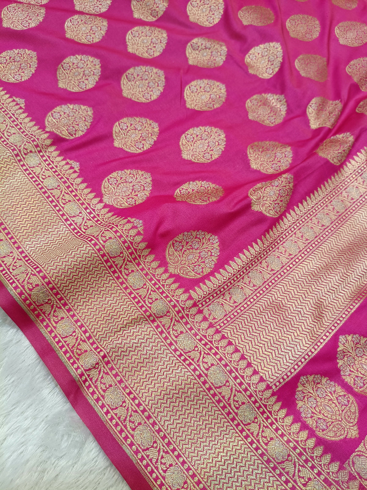 Fuchsia Pink Shade Handwoven Kataan Silk