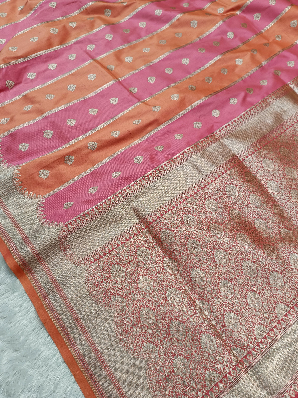 Peach Pink Shade Handwoven Kataan Silk Rangkaat Banarasi