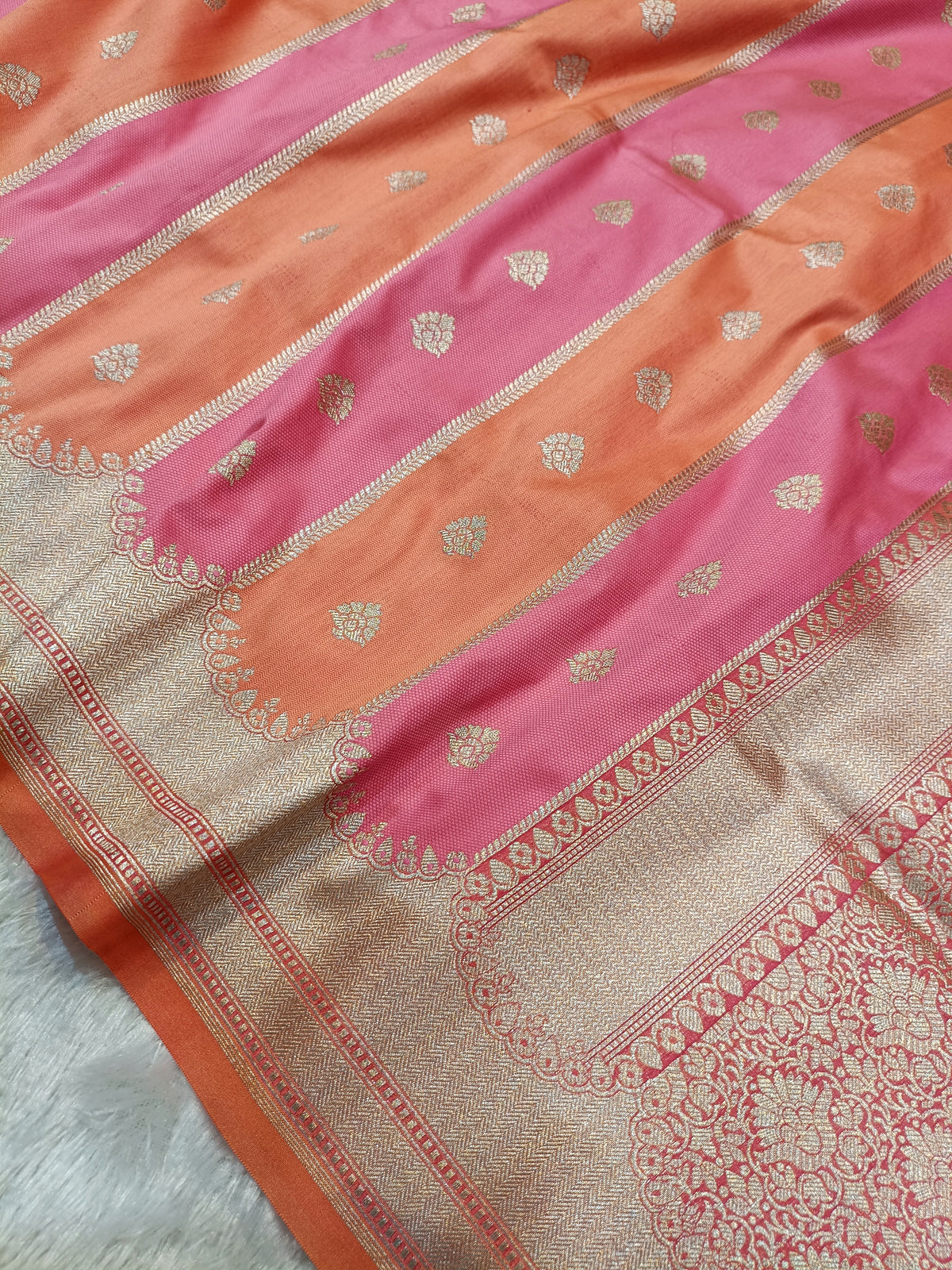 Peach Pink Shade Handwoven Kataan Silk Rangkaat Banarasi