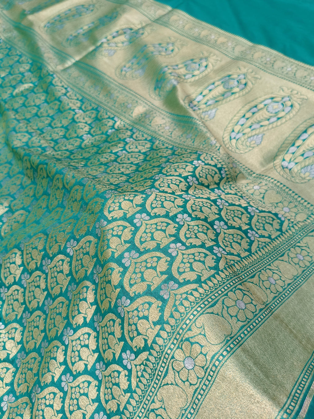 Sea Green Shade Handwoven Kataan Silk Saree