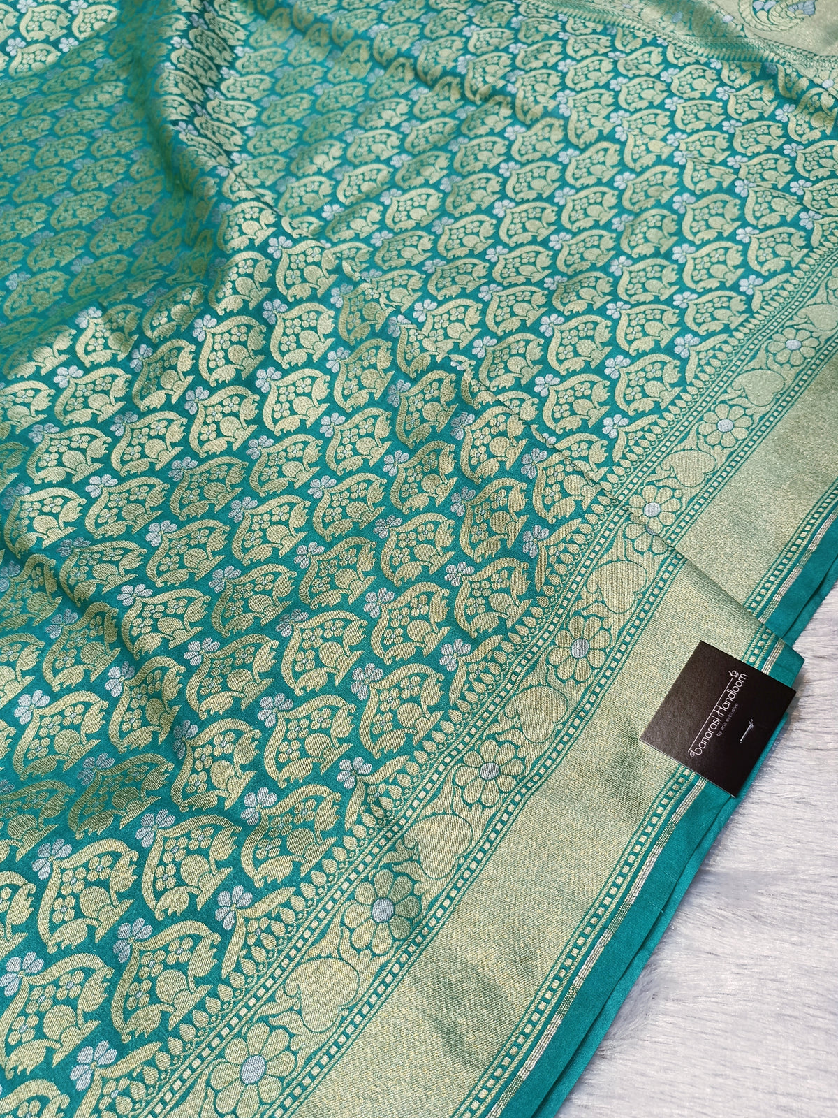 Sea Green Shade Handwoven Kataan Silk Saree