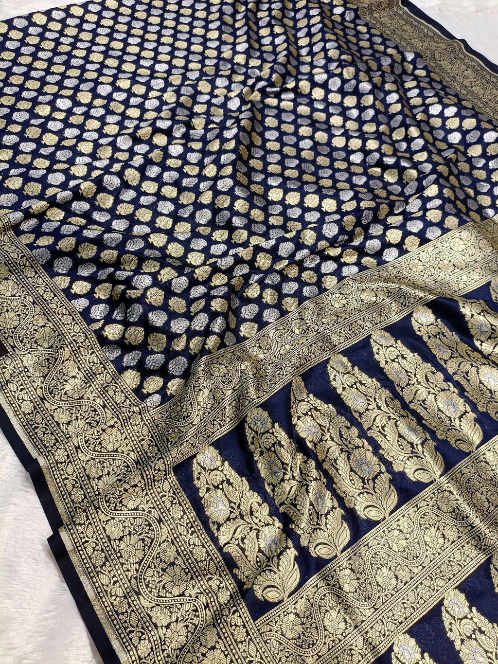 Deep Navy Blue Shade Handwoven Kataan Silk Saree