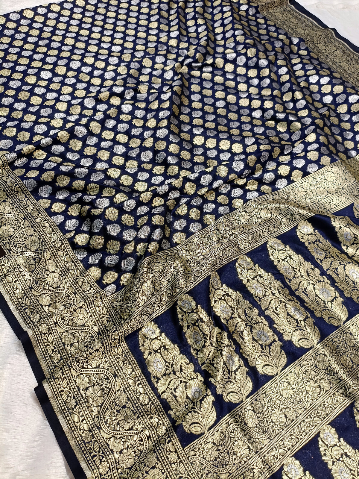 Deep Navy Blue Shade Handwoven Kataan Silk Saree