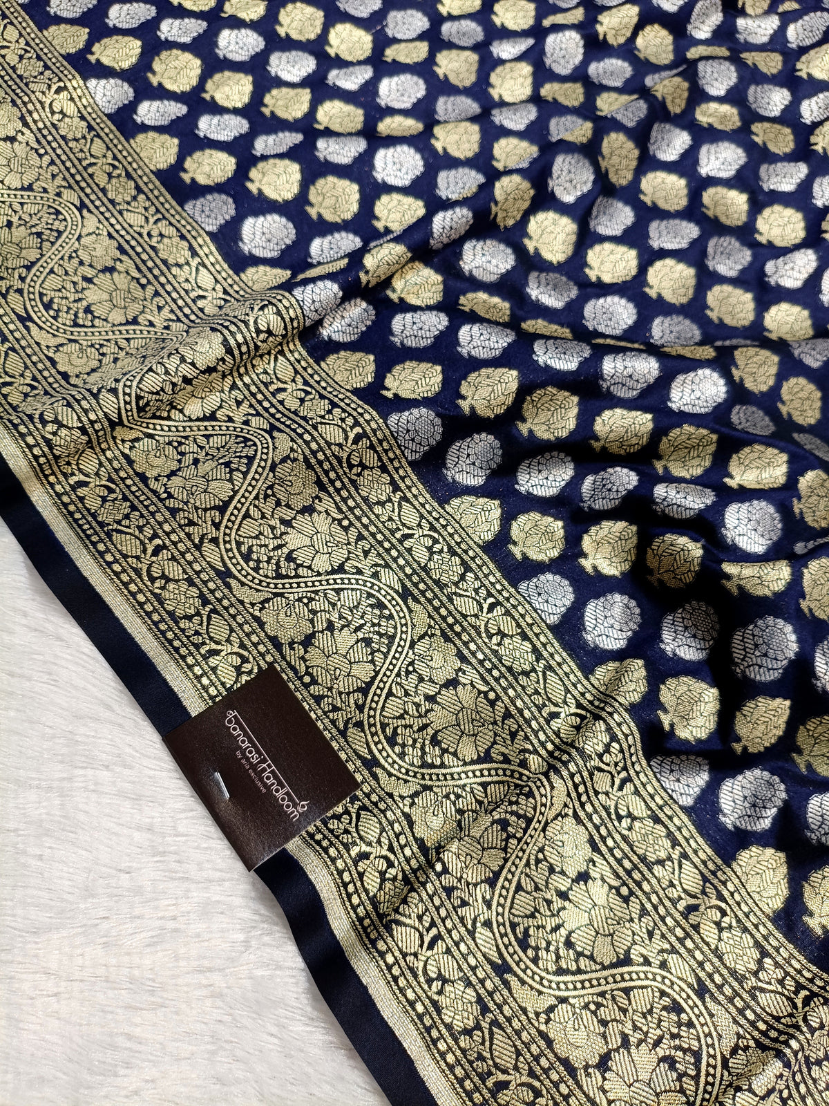 Deep Navy Blue Shade Handwoven Kataan Silk Saree