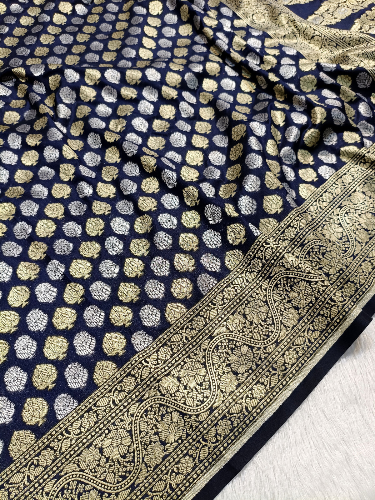 Deep Navy Blue Shade Handwoven Kataan Silk Saree