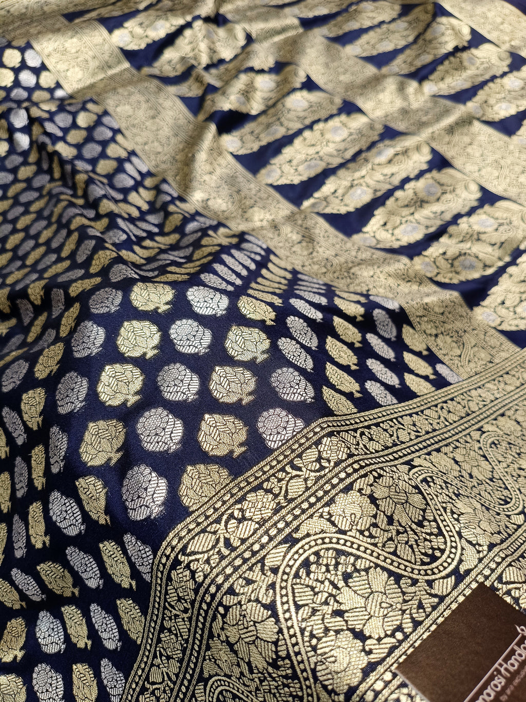Deep Navy Blue Shade Handwoven Kataan Silk Saree