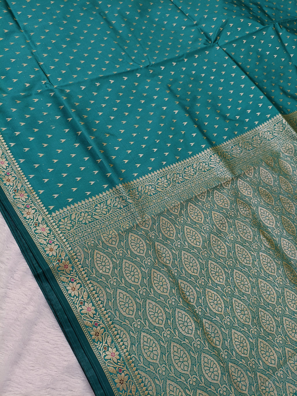 Sea Green Shade Reshmi Banarasi Silk Saree