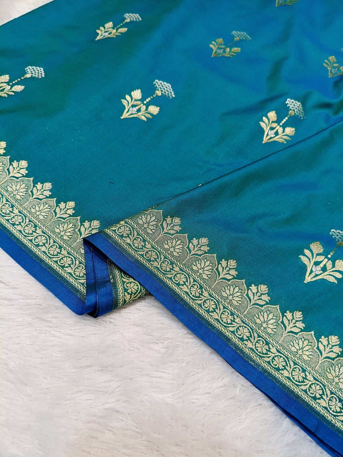 Sea Blue Shade Handwoven Kataan Silk Saree