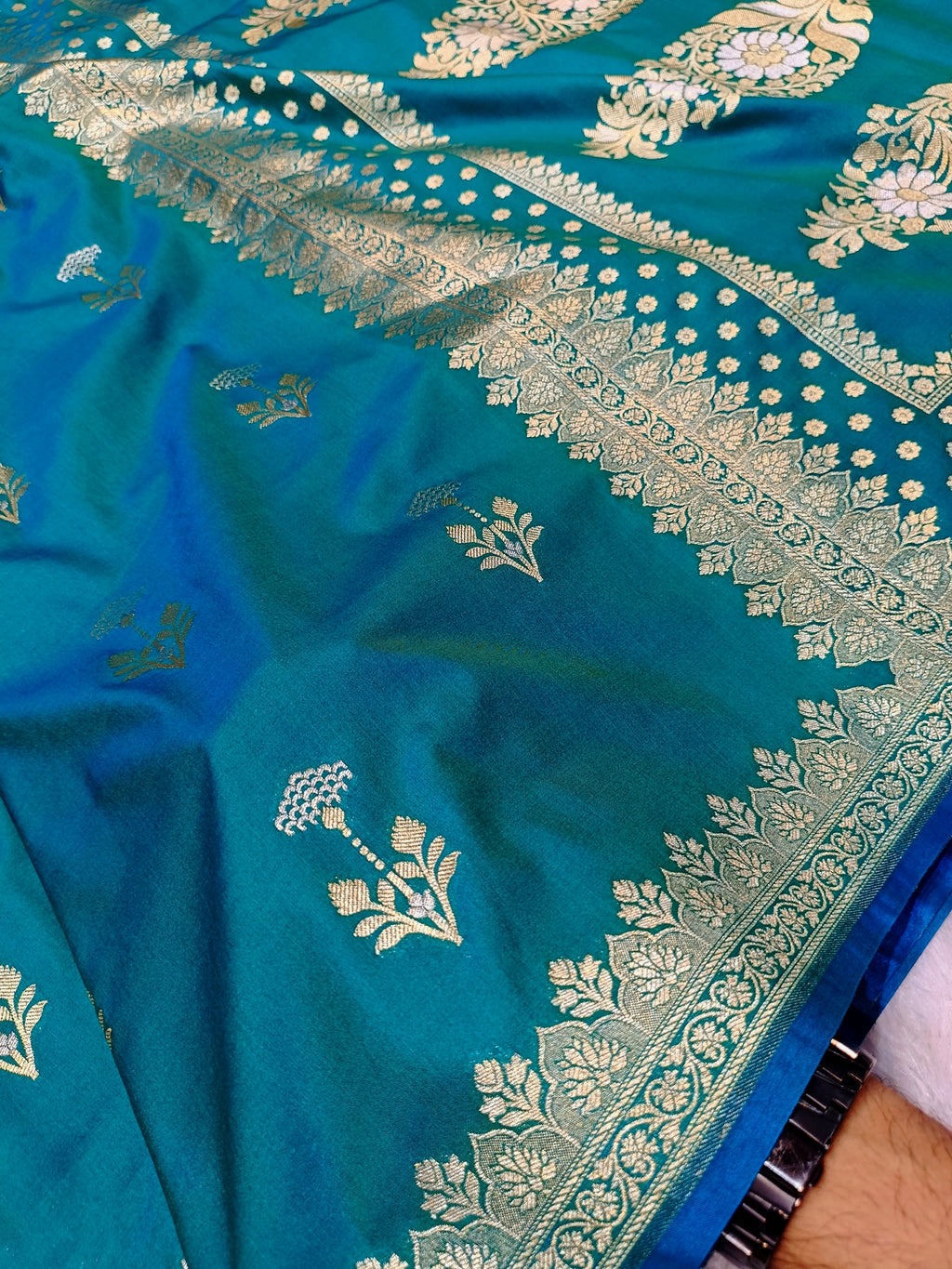 Sea Blue Shade Handwoven Kataan Silk Saree