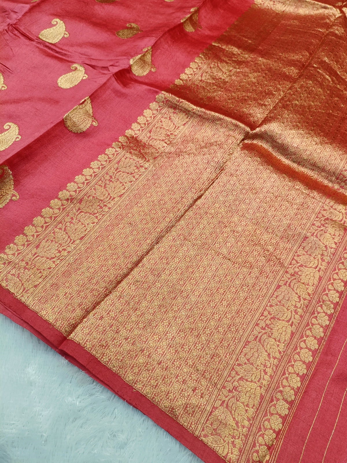 Gulabi Peach Shade Handwoven High Percentage Kataan Silk Saree