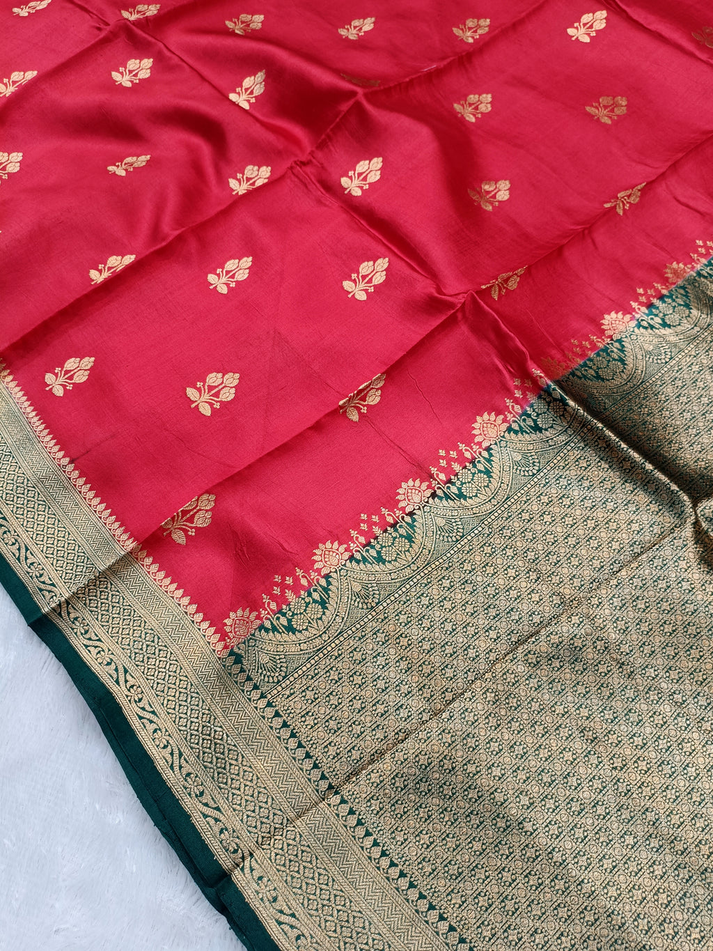 Strawberry Red With Green Shade Handwoven High Percentage Kataan Silk Banarasi