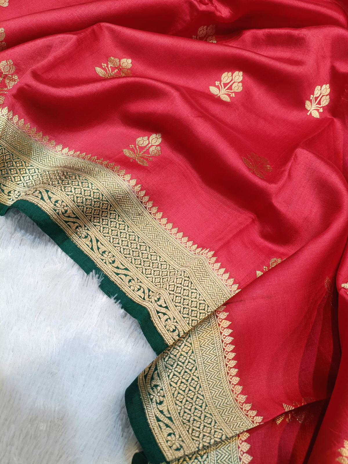 Strawberry Red With Green Shade Handwoven High Percentage Kataan Silk Banarasi