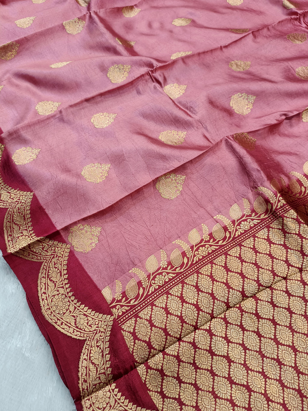 Mauve Pink With Wine Shade Handwoven High Percentage Kataan Silk Banarasi