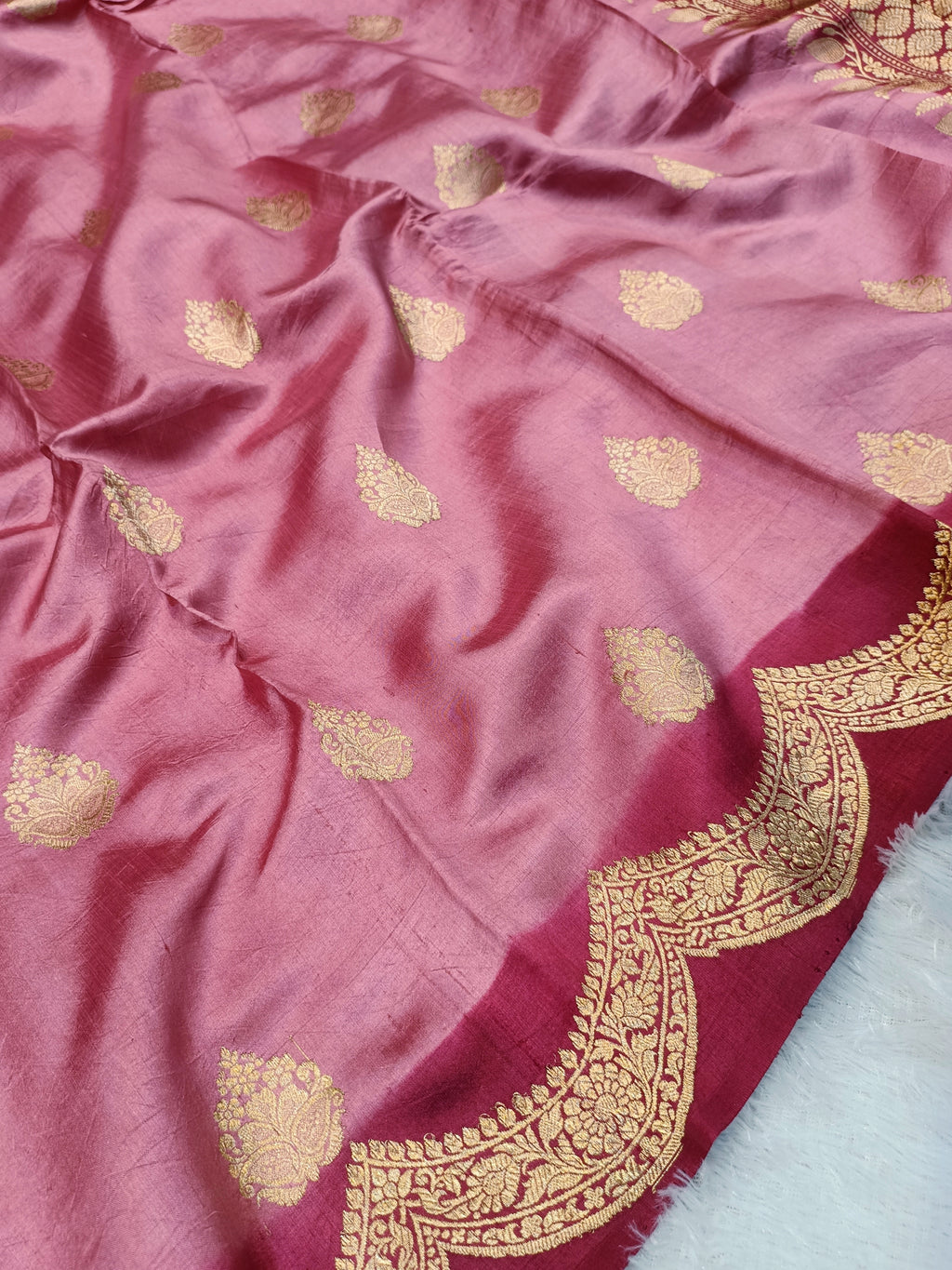 Mauve Pink With Wine Shade Handwoven High Percentage Kataan Silk Banarasi