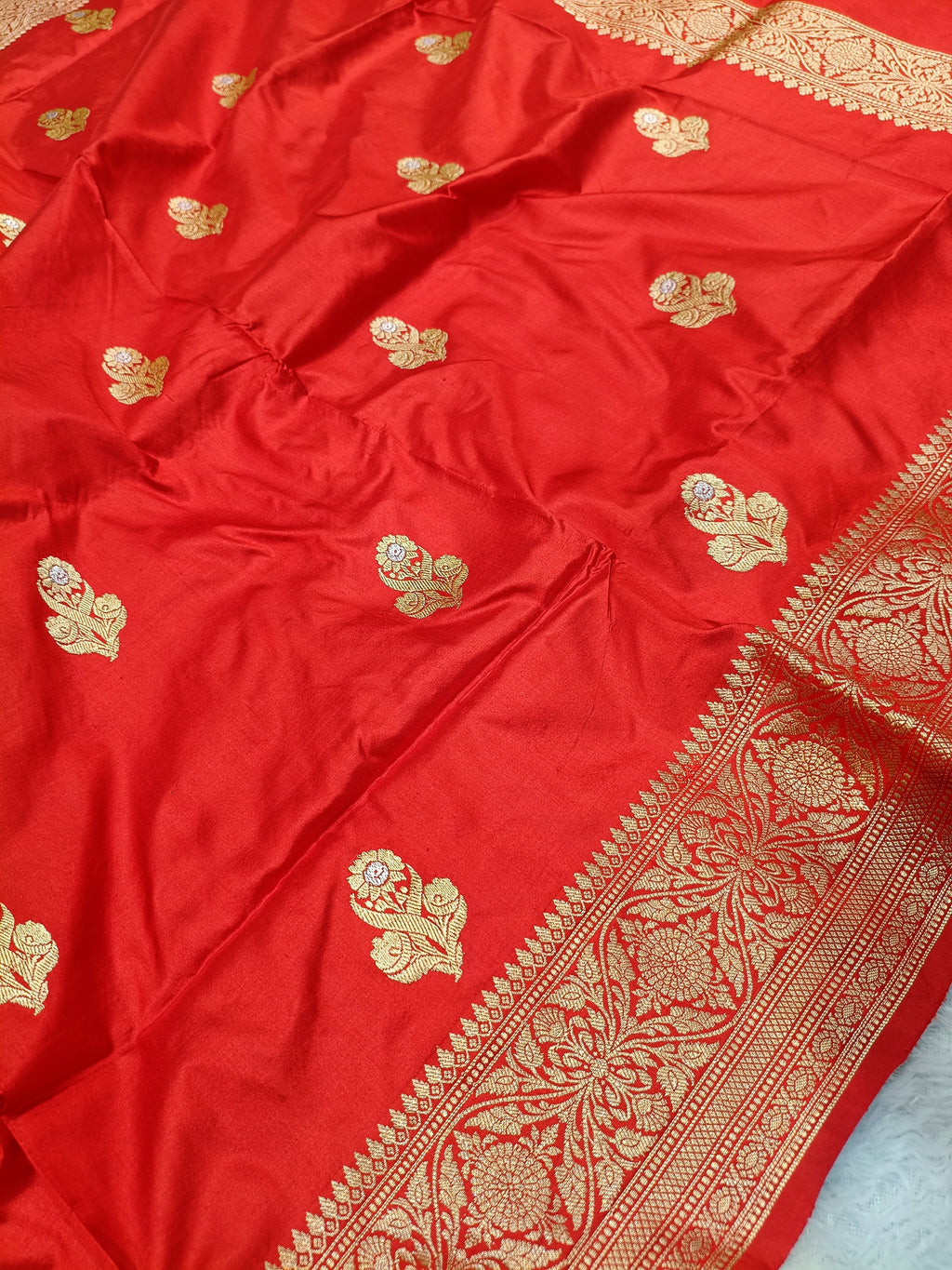 Bridal Red Shade Handwoven High Percentage Zari Kataan Silk Saree