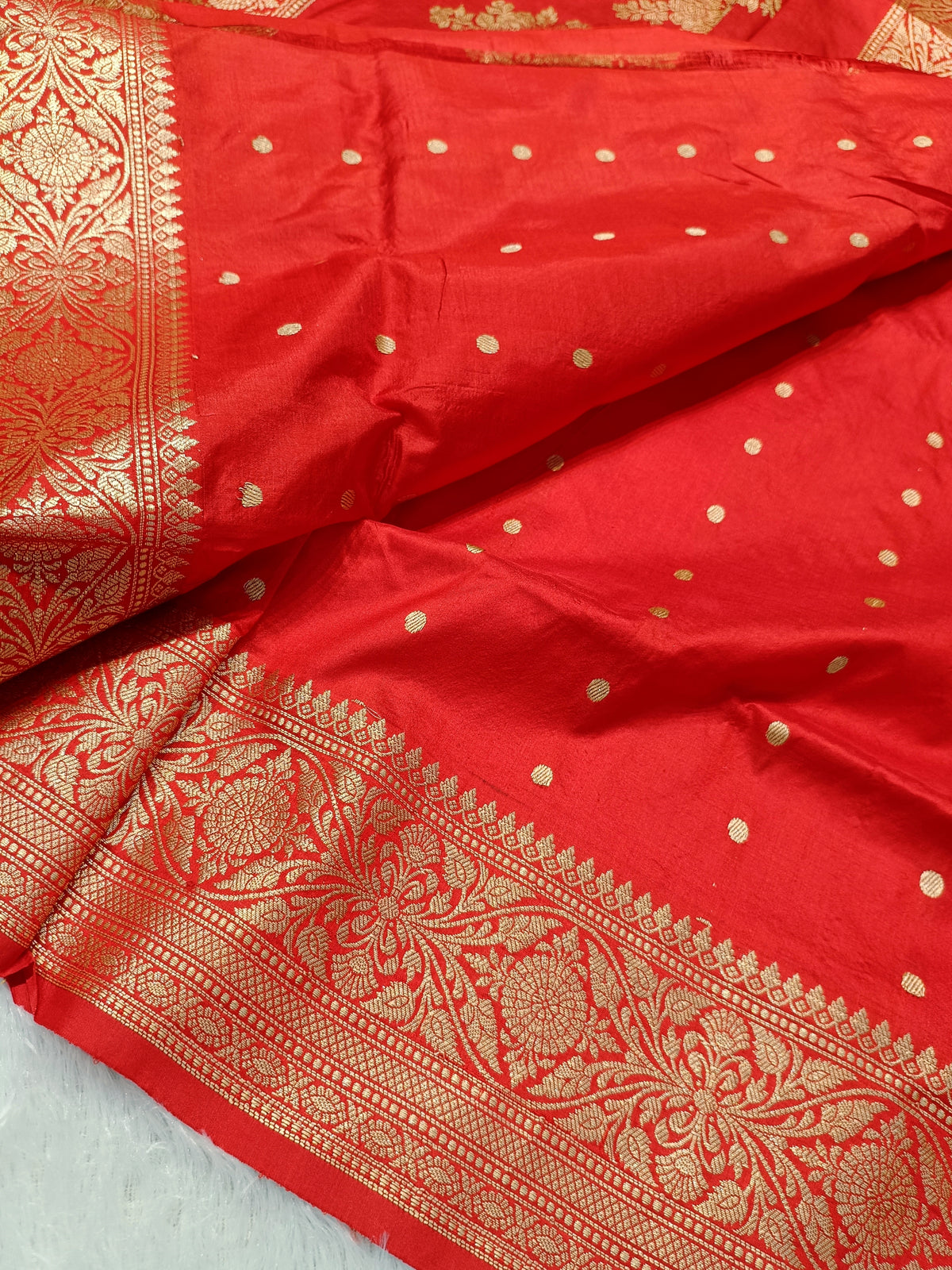 Bridal Red Shade Handwoven High Percentage Zari Kataan Silk Saree