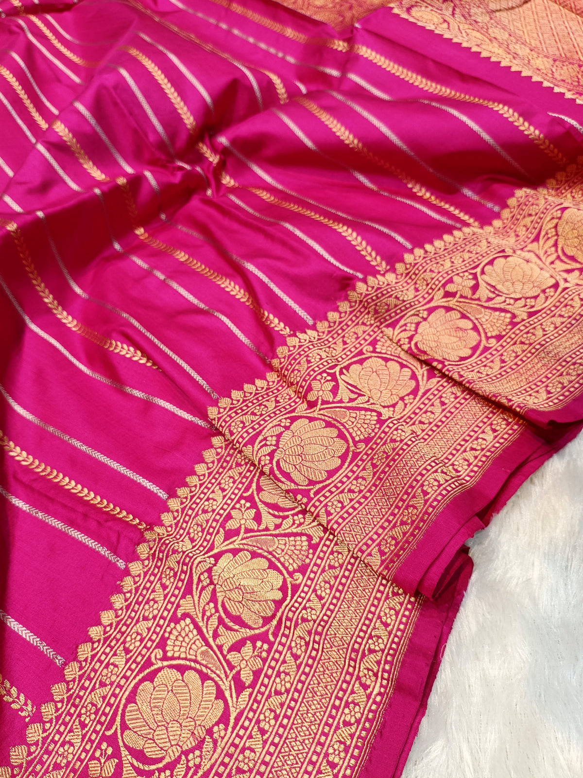 Rani Pink Shade Handwoven High Percentage Kataan Silk Banarasi