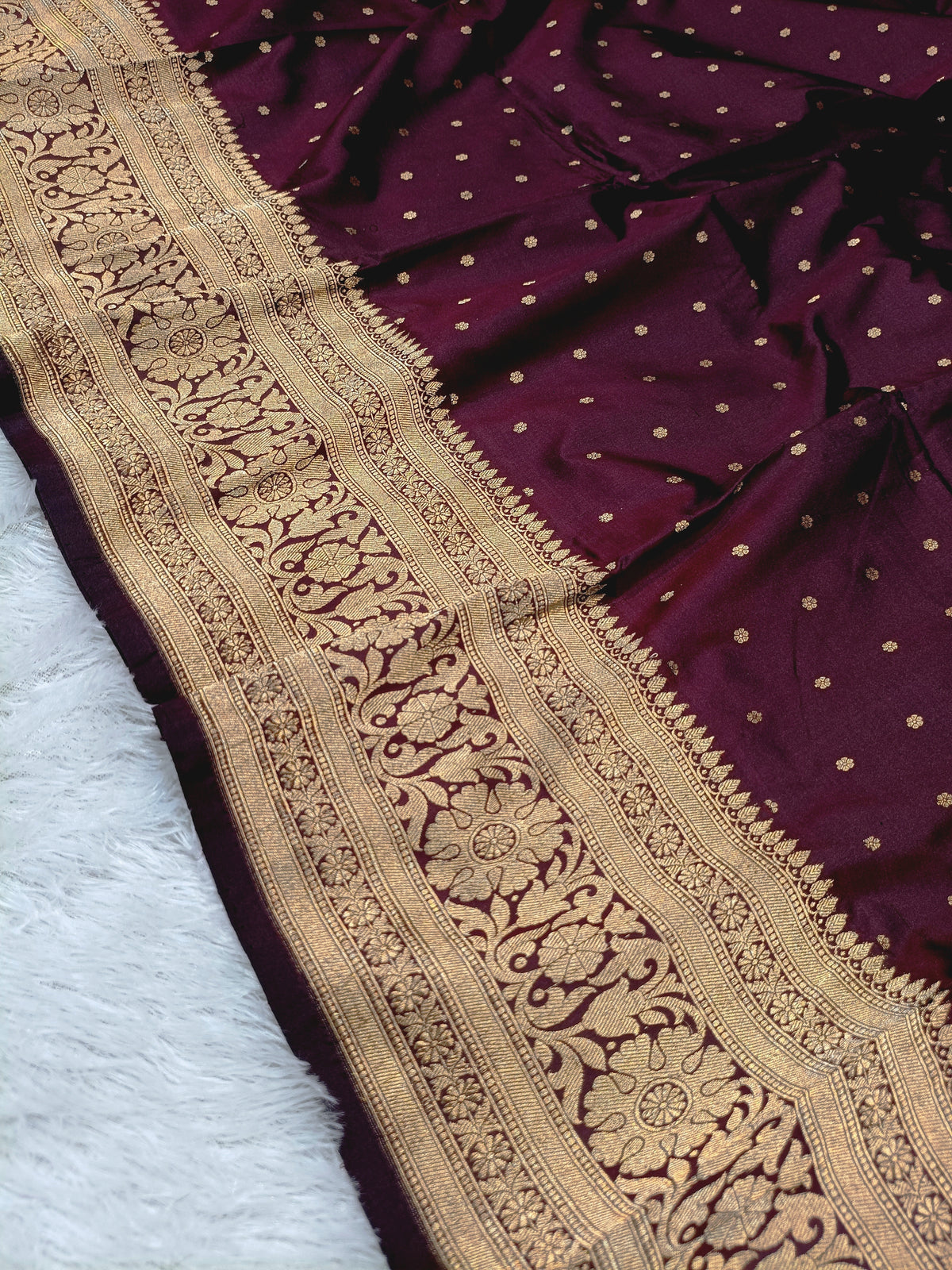 Wine Purple Shade Handwoven High Percentage Kataan Silk Banarasi