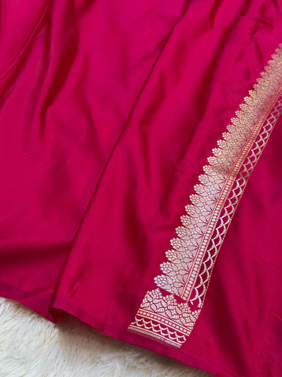 Strawberry Pink Shade Handwoven Kataan Mashru Silk Banarasi