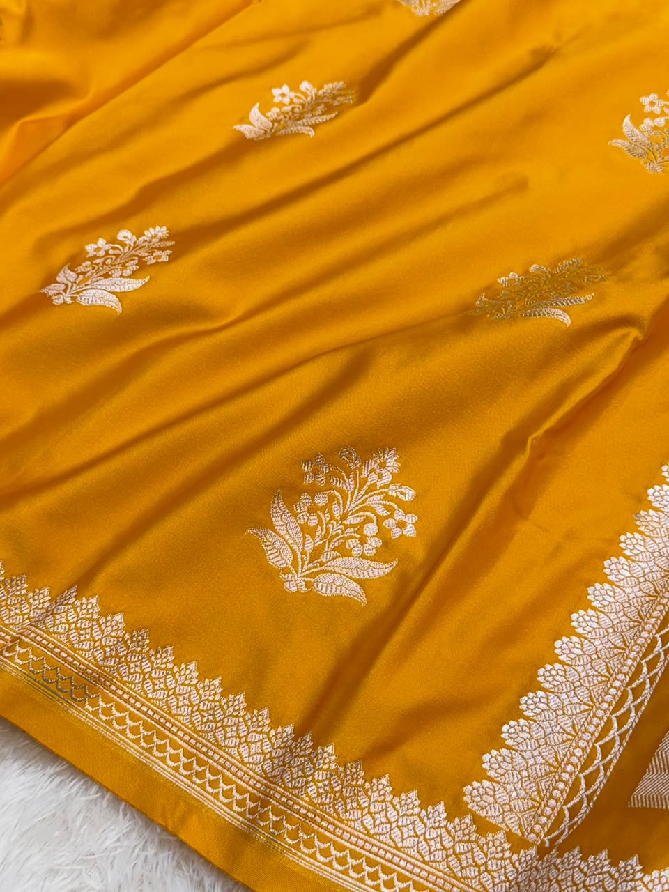 Mustard Shade Handwoven Kataan Mashru Silk Saree