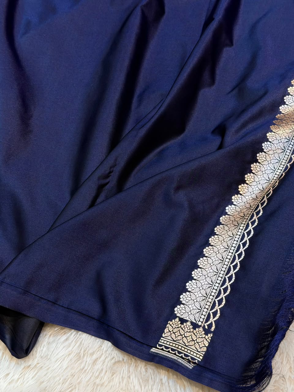Navy Blue Shade Handwoven Kataan Mashru Silk Banarasi